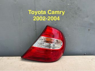 2002-2004 Toyota Camry Taillight OEM
