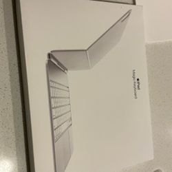Apple Magic Keyboard 13” 
