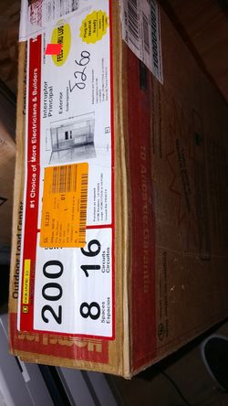Homeline 200 Amp 8 space 16 circuit outdoor main breaker box