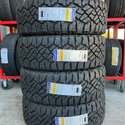 Lt 285 70 17 Goodyear wrangler duratrac