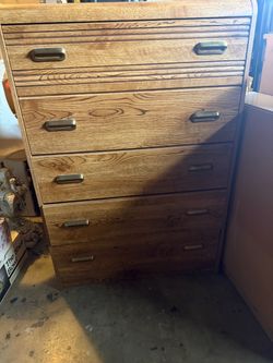 5 drawer wood dresser