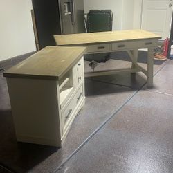 2 Desks 