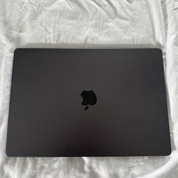 Apple - MacBook Pro 16" Laptop - M3 Max chip Built for Apple Intelligence - 36GB Memory - 30-core GPU - 1TB SSD - Space Black