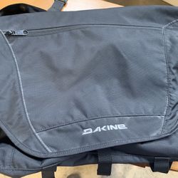 Dakine Messenger Bag