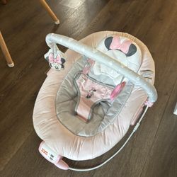 Minnie Mouse Bouncer 