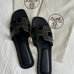 (MANY SIZES) Hermes Oran Sandals Black
