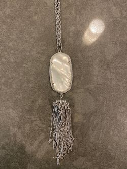 KENDRA SCOTT Mother of Pearl Necklace