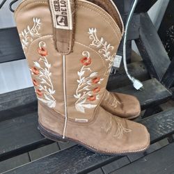 Size 8.5 Buenas Condisiones 