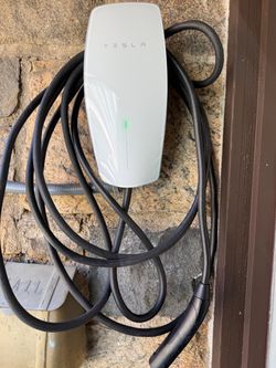 Tesla out door Charger