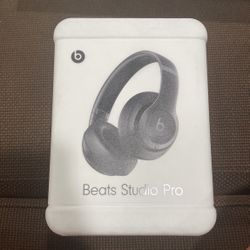 Beats Studio Pro Black With Apple Care + For 2 Years 