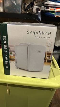Savannah Home & Garden Mini Ac/dc Fridge 3.7lportable Mini