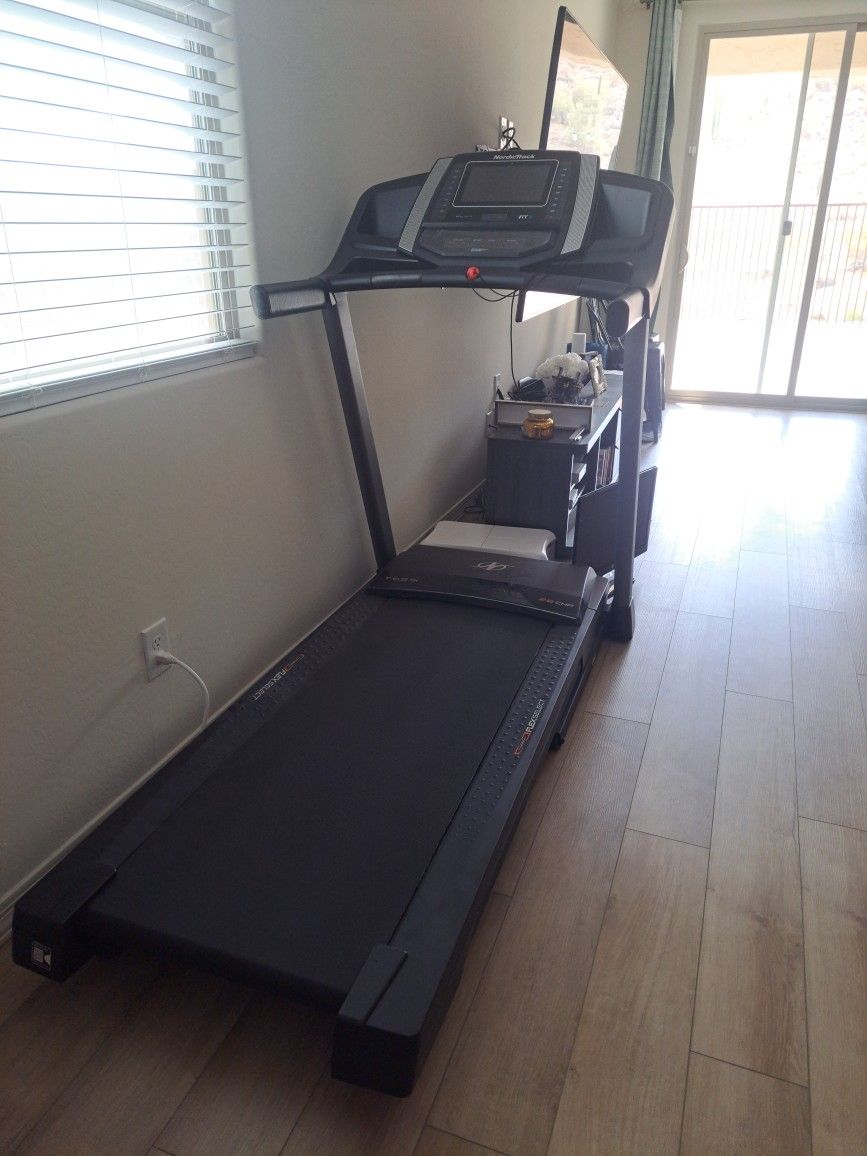 $399 🏃 NordicTrack T 6.5 Si Treadmill – Your Home Gym Hero! 🏋️♂️