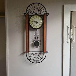 Howard Miller Pendulum Clock In Great Condition 