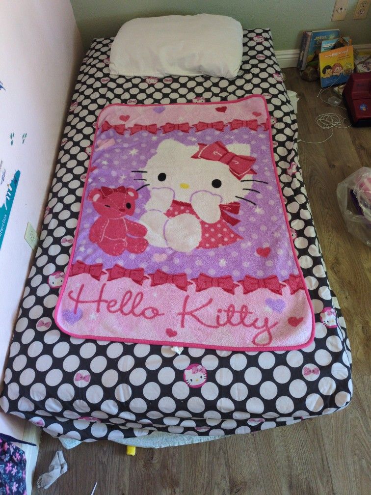 Hello Kitty Toddler And Baby Blanket