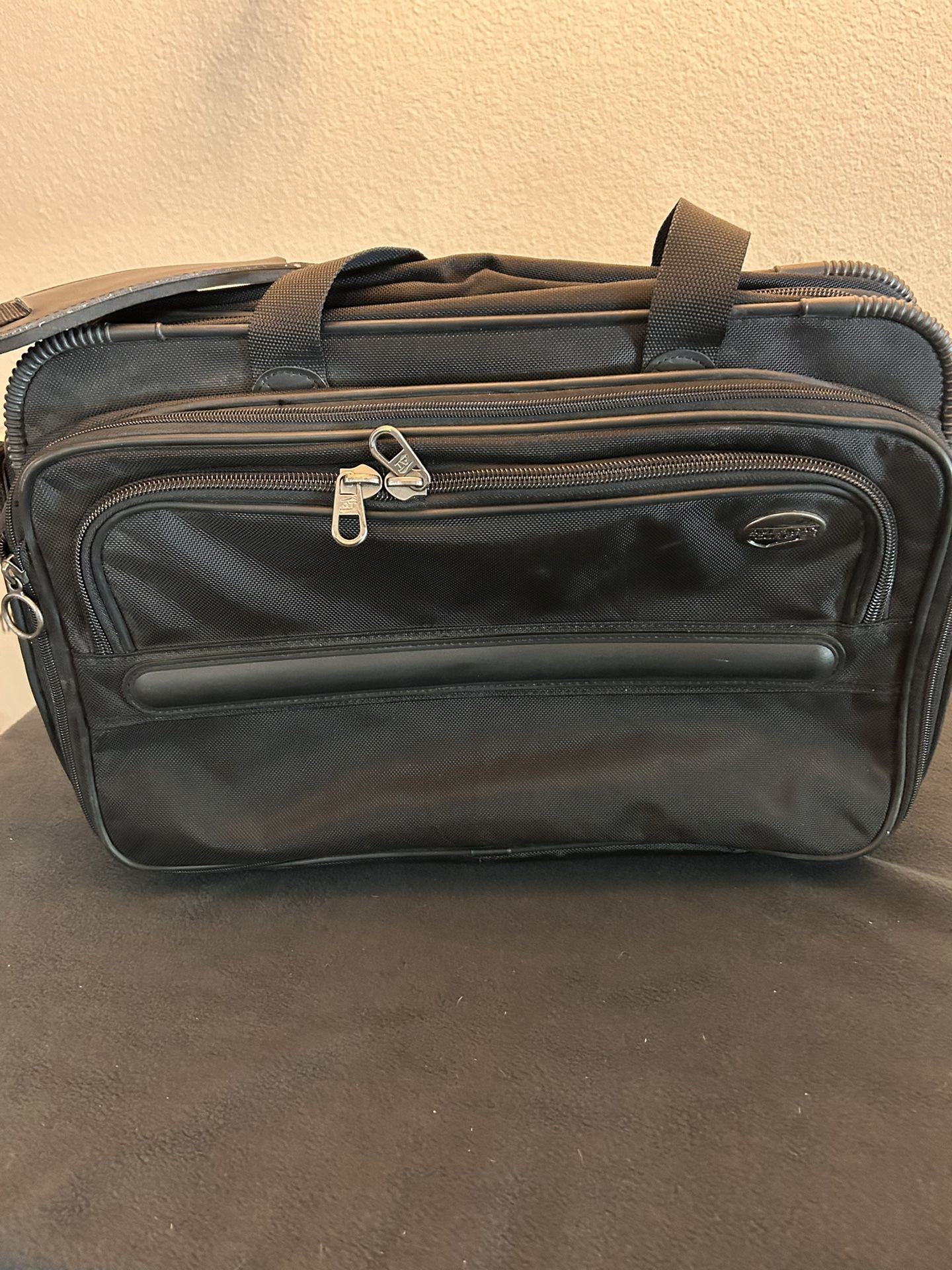 American Tourister Luggage Travel Briefcase Bag Overnight Weekend
