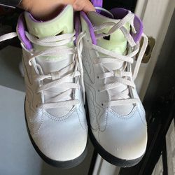 Nike Jordan’s Size 3 kids shoes