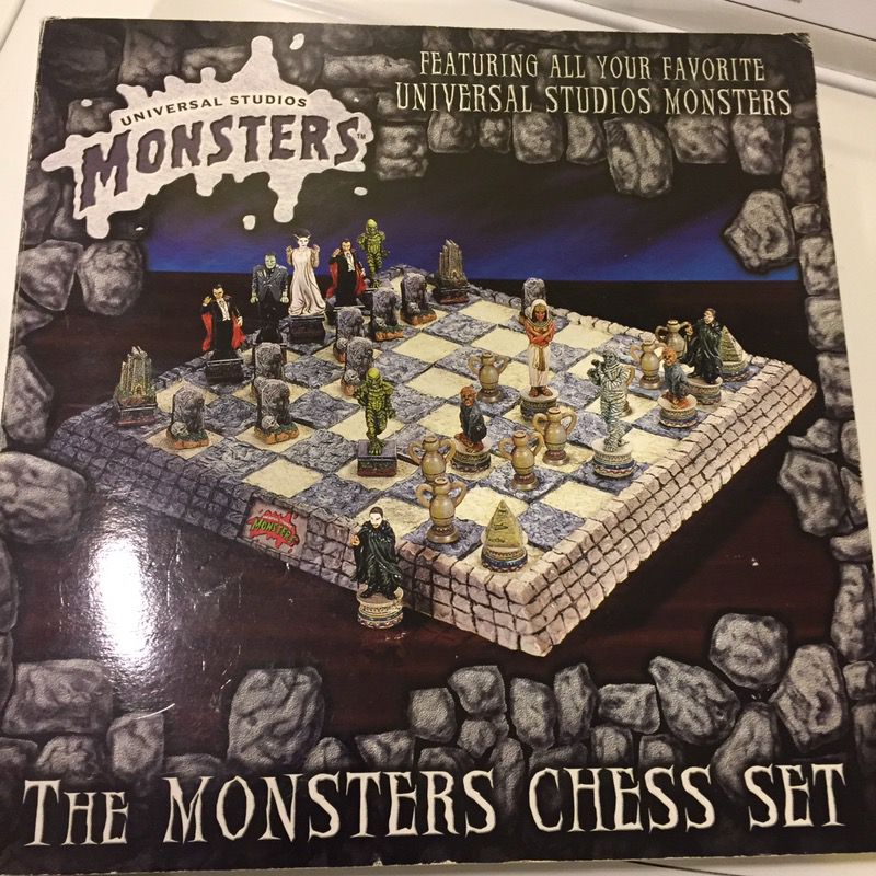 Universal monster chess set