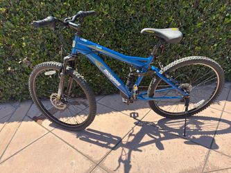 Mongoose Mountain Bike! 26” tires/ 21 gears $120 OBO