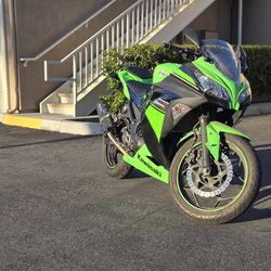 2013 kawaski ninja 300