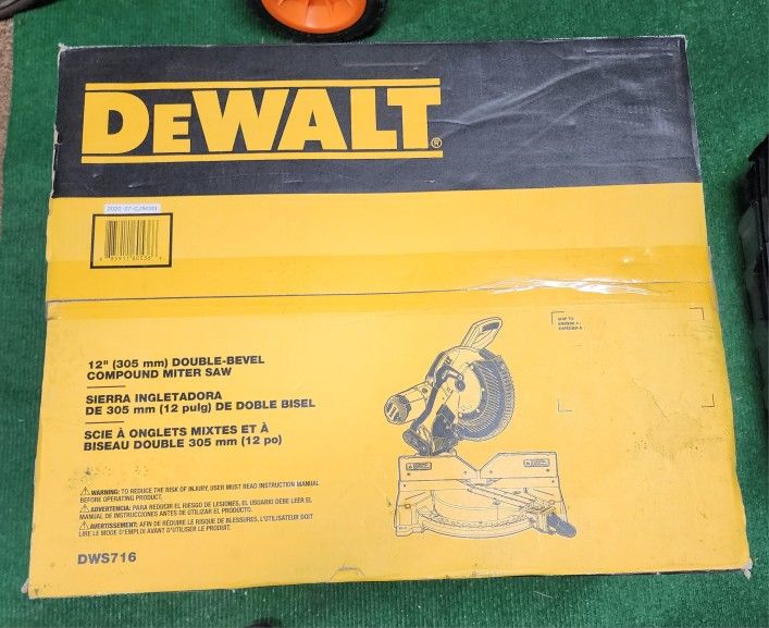 DeWALT DWS716 12" Compound Miter Saw