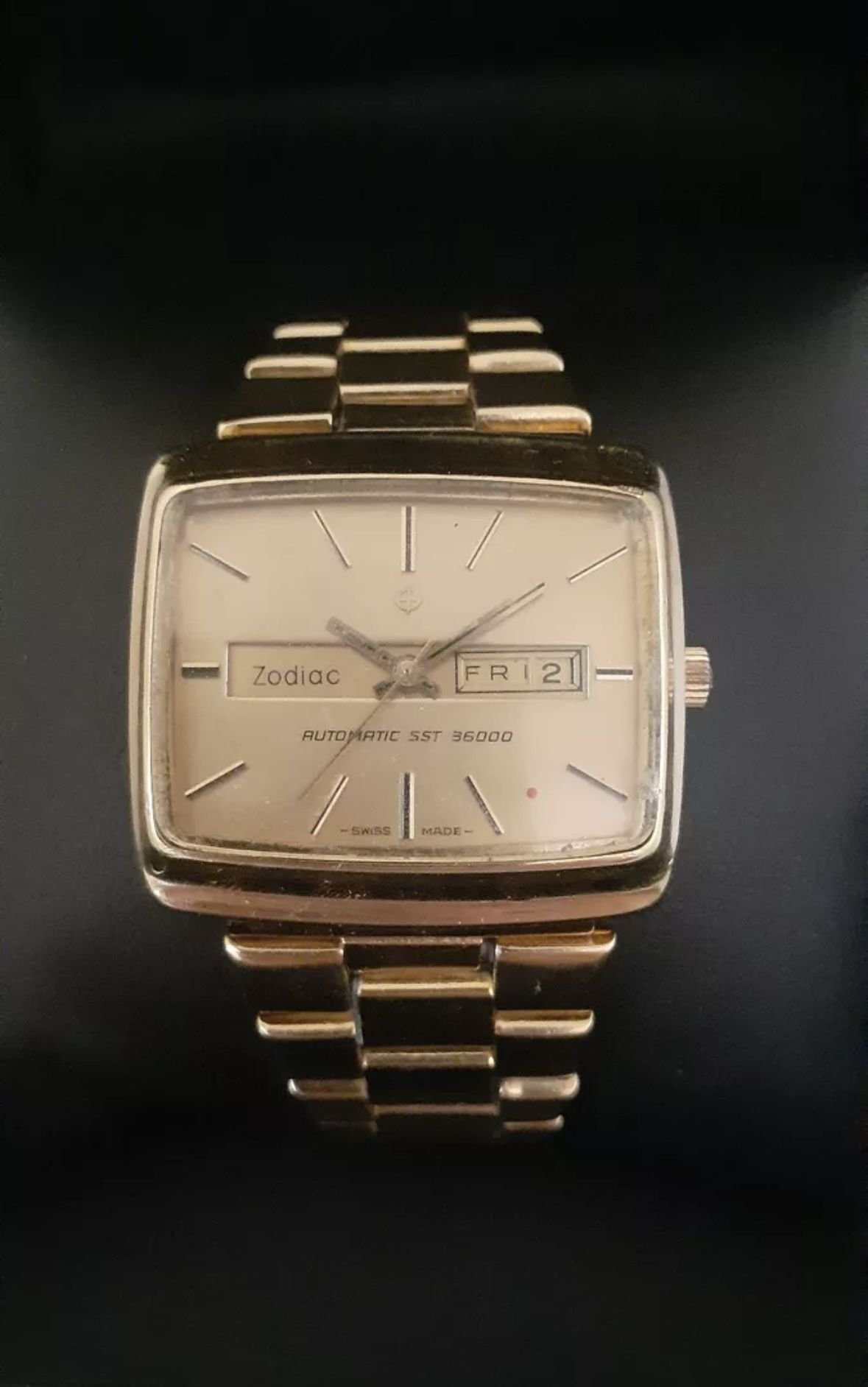 Vintage Zodiac SST 36000 Hi-Beat Red Dot Automatic