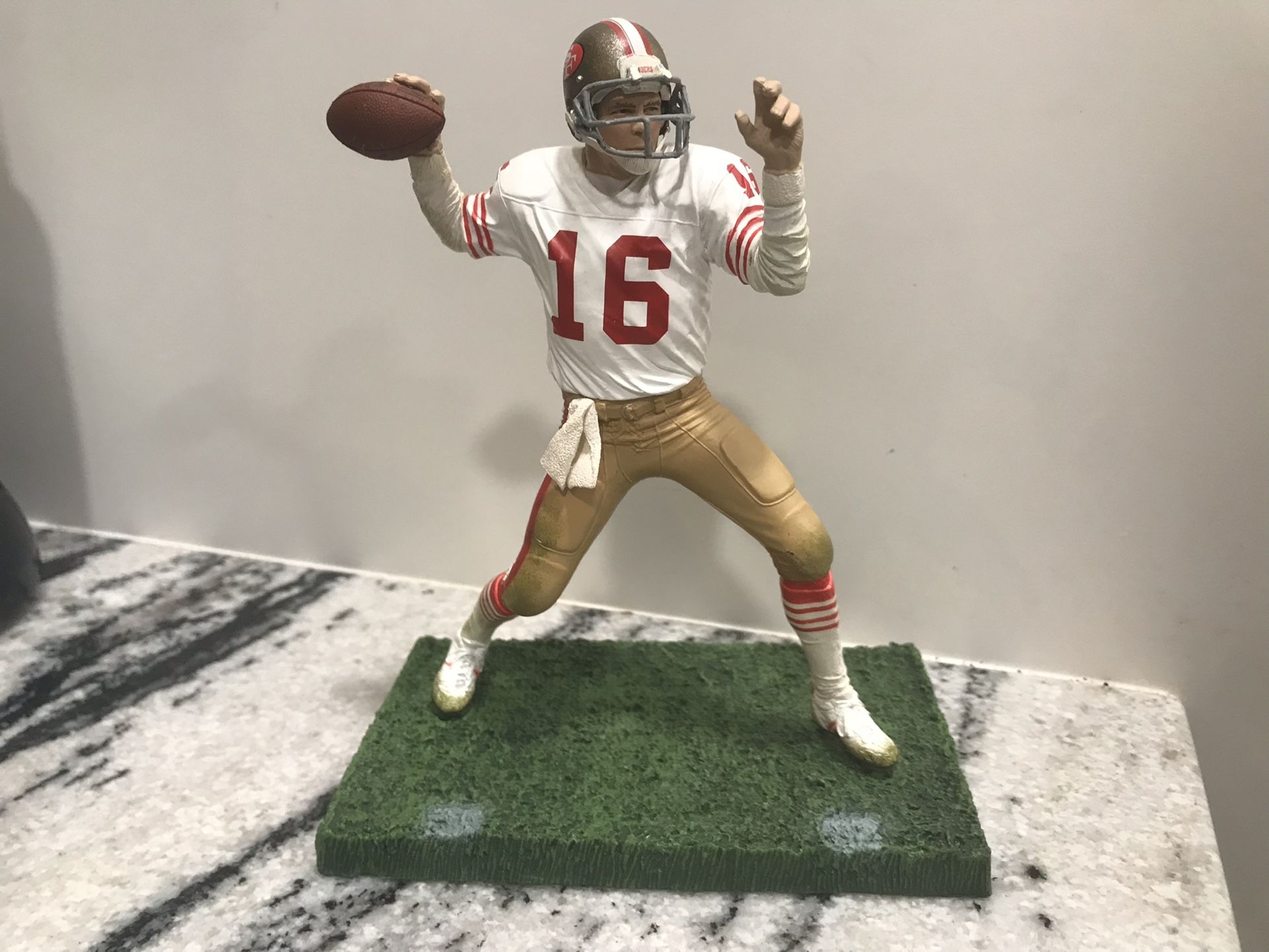 🏈McFarlane Joe Montana “Chase” NFL SAN FRANCISCO 49’ers..👀 LQQK!🏈