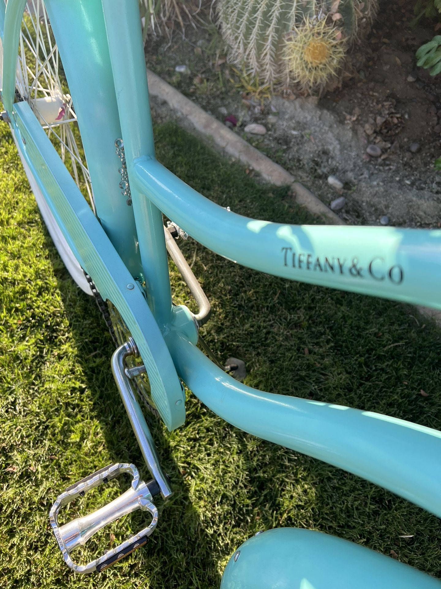 One Of A Kind Custom Tiffany co. Ladies Beach Cruiser for Sale in Indio CA OfferUp