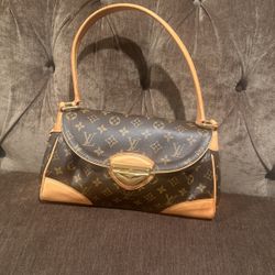 Authentic Like New Louis Vuitton Purse 