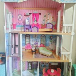 Barbie Doll House 