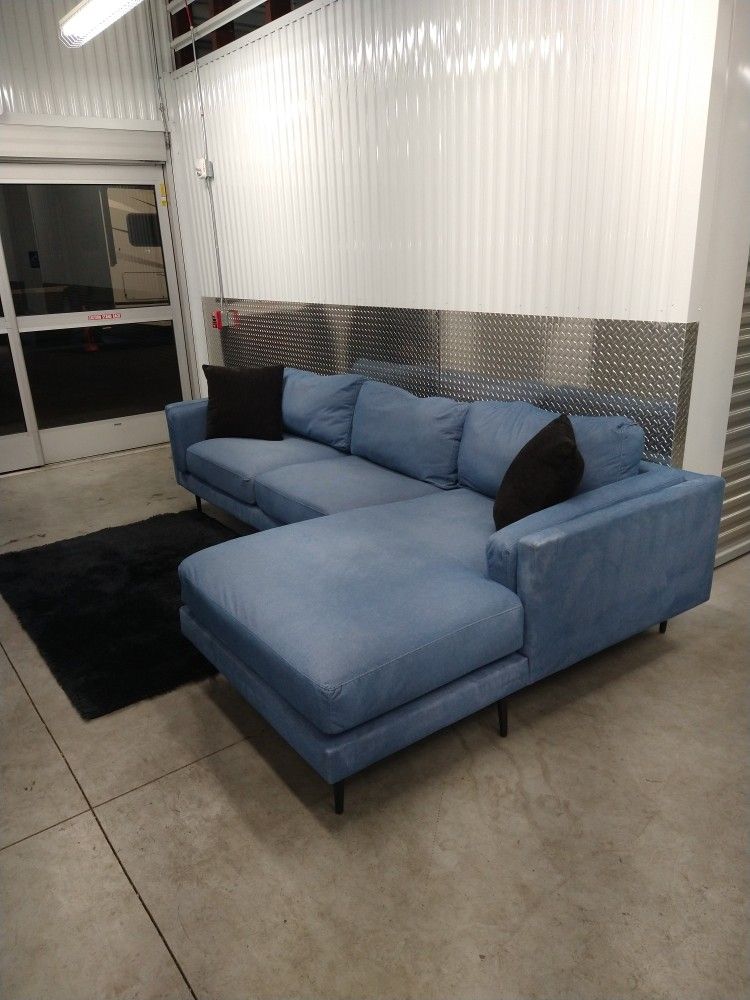 American Signature Sectional