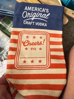 🍸 Tito’s Handmade Vodka Gift Bottle Bag