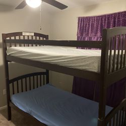 Twin Size Bunk Bed With Ladder