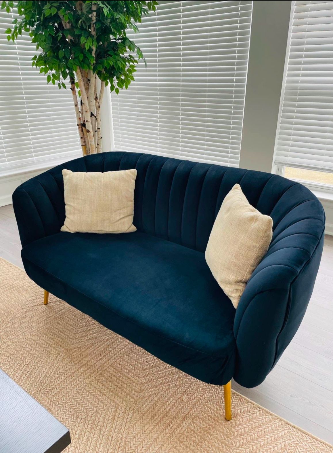 Whole Living Room Set Comes All Together And Good Condition