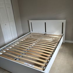 Bed frame, white, Queen 