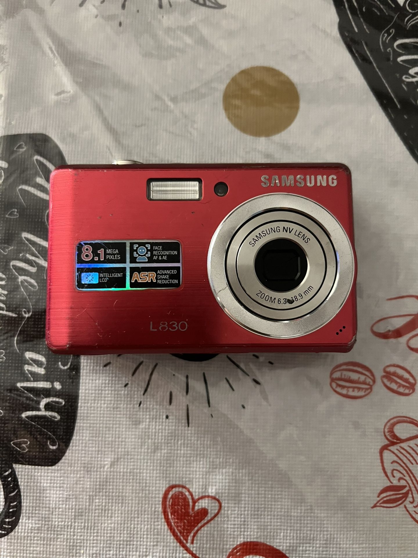 Samsung Digi Max L830 8.1 MP Compat Camera Color Red