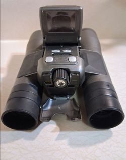 The Barska 8x32mm Point N' View Digital Binoculars