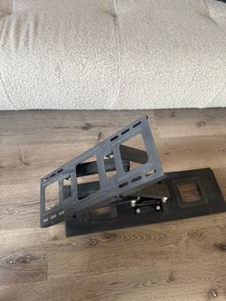 Heavy-Duty Full Motion TV Wall Mount – 26” Extension