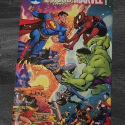 DC vs MARVEL Omnibus (Hardcover)