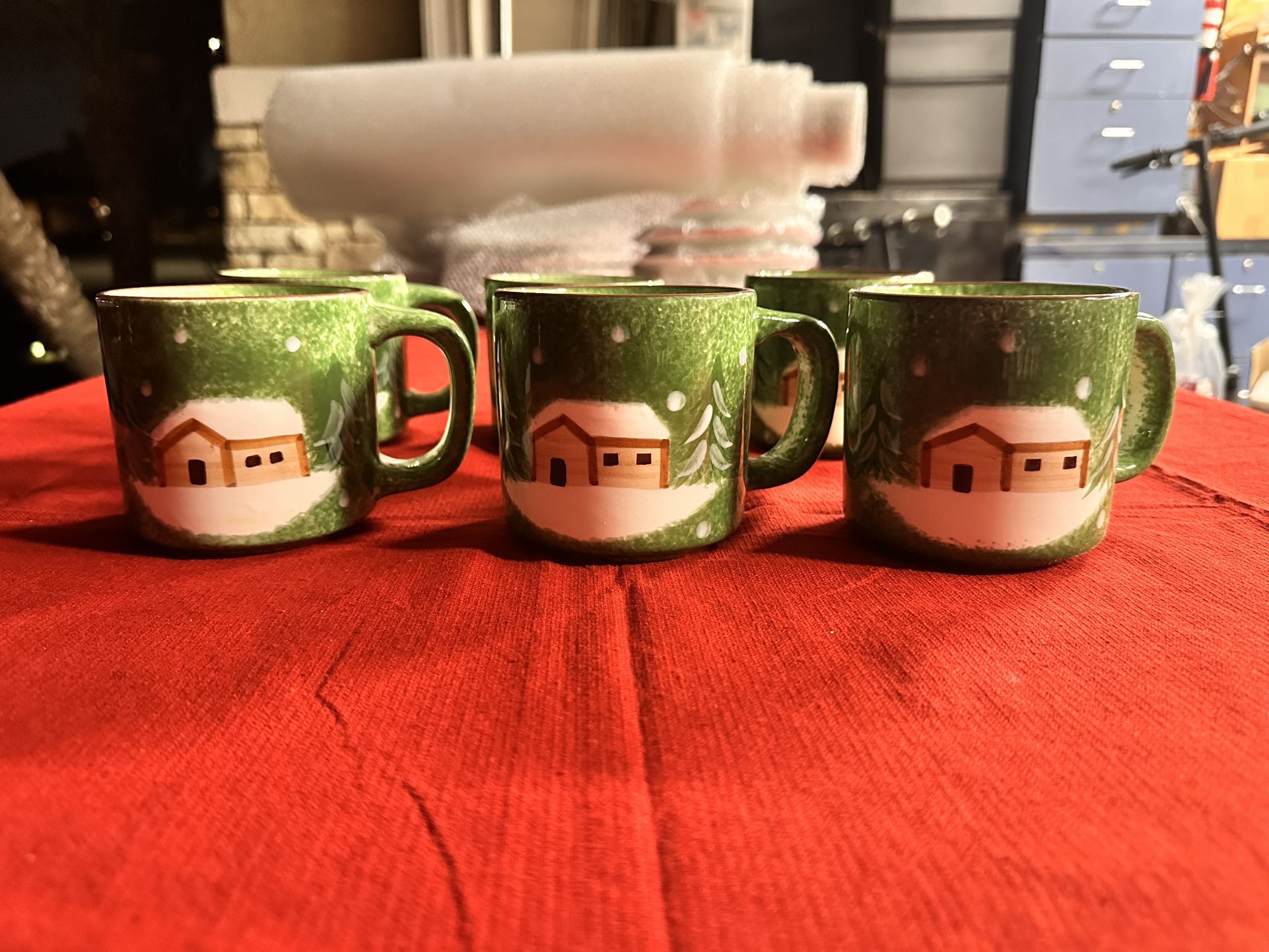 SET OF 6 Vintage The Cellar LOG CABIN Christmas Holiday Coffee / Tea Mugs 2002