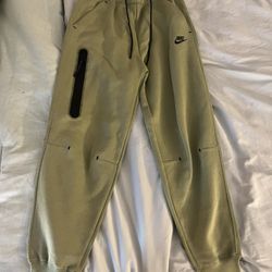 Nike Tech Fleece Sweatpants, Olive Green/Black, XS