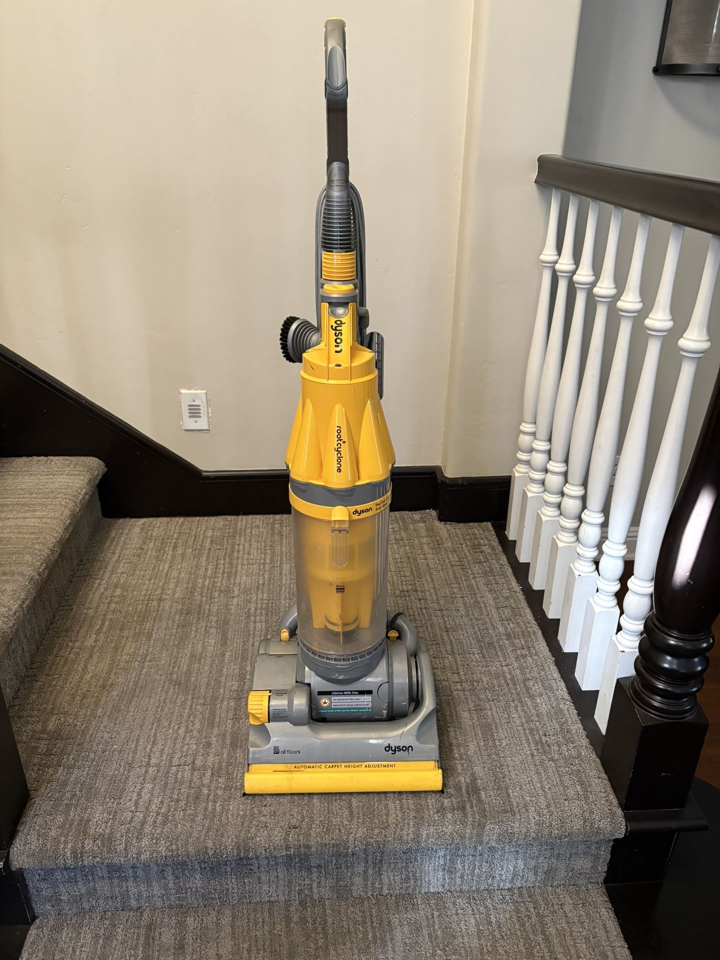 Dyson Root Cyclone 8 Upright