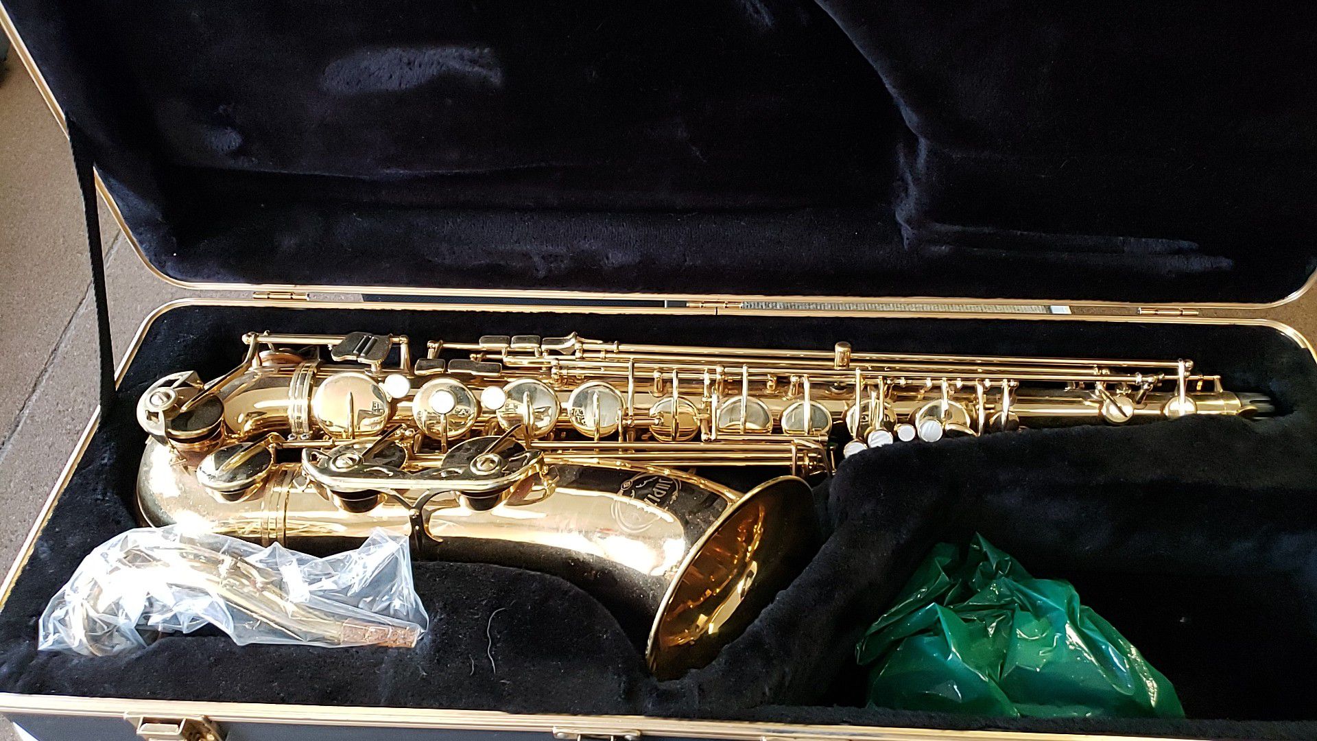 Jupiter JTS789-787 Tenor Saxophone With Case
