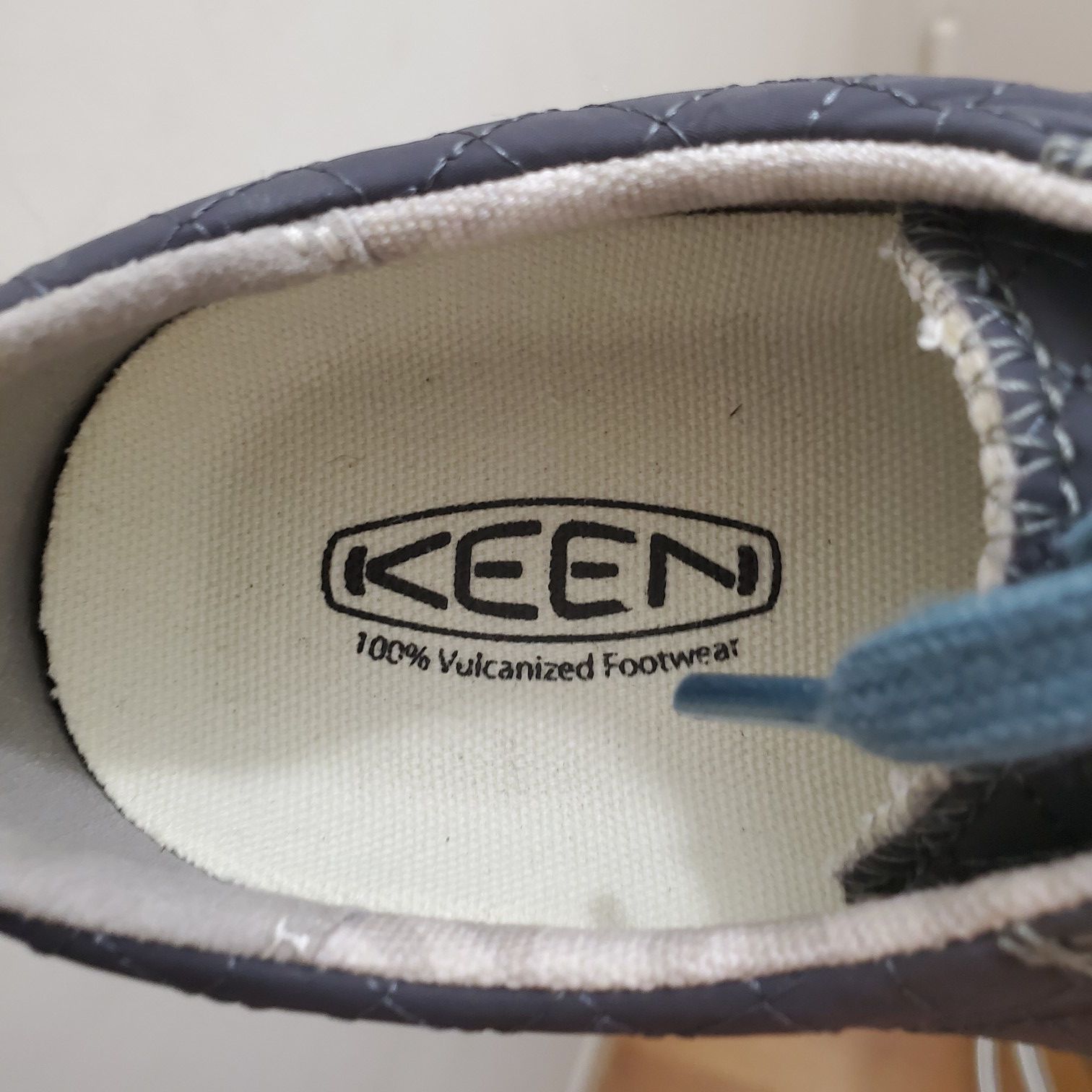 NWOT mens KEEN shoes size 7