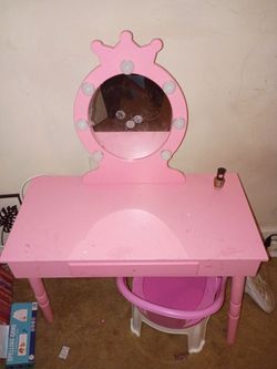 Kids Pink Vanity Table with Lighted Mirror