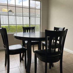 Dining Table/Kitchen Table 
