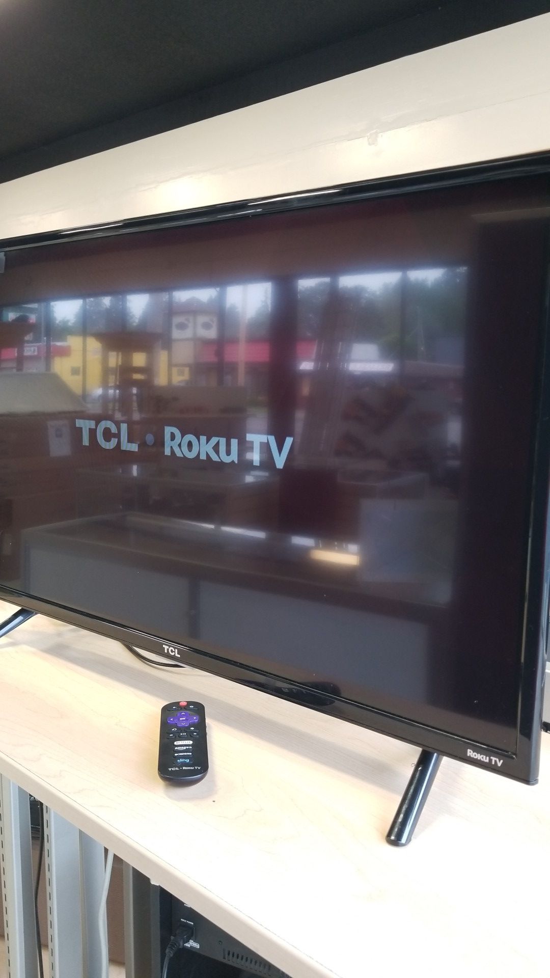 TCL Roku 32" LED Smart TV (781646-1)