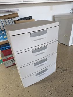 Storage Chest. 4 Drawer. 