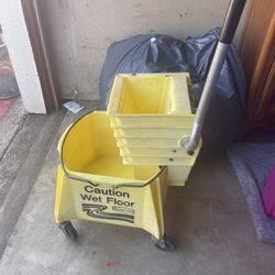 Mop bucket