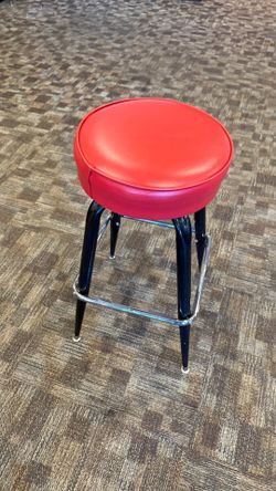 Round swivel stools