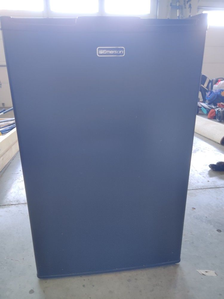 Emerson Mini Fridge